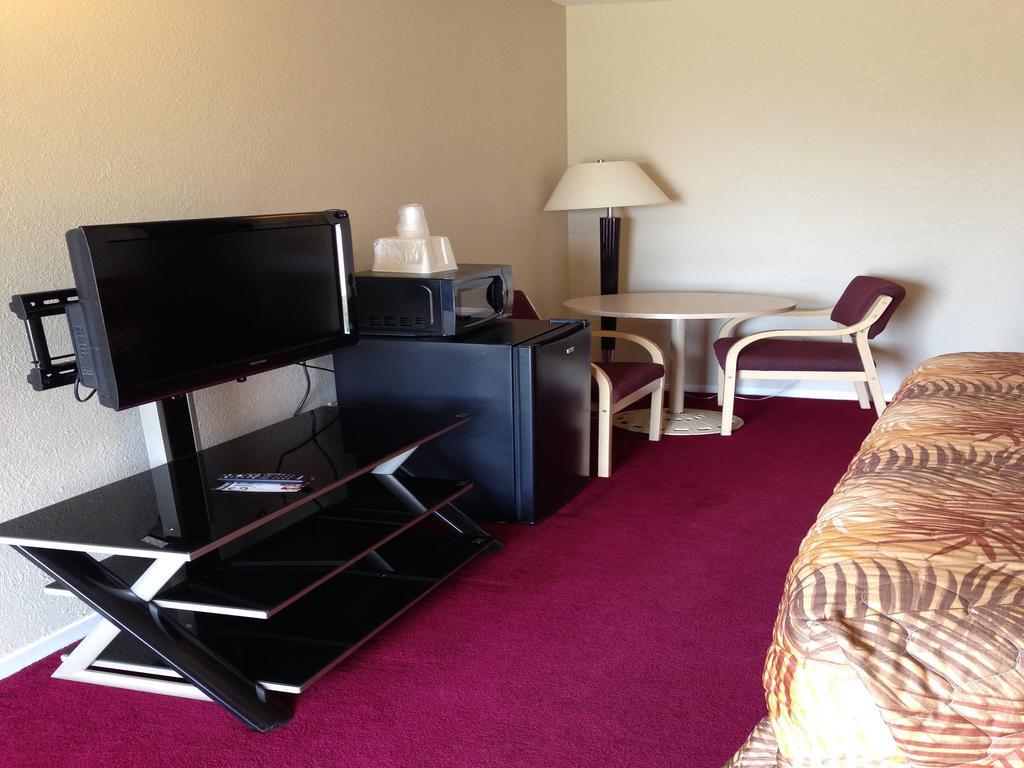 Hometown Inn And Suites Elk City Chambre photo