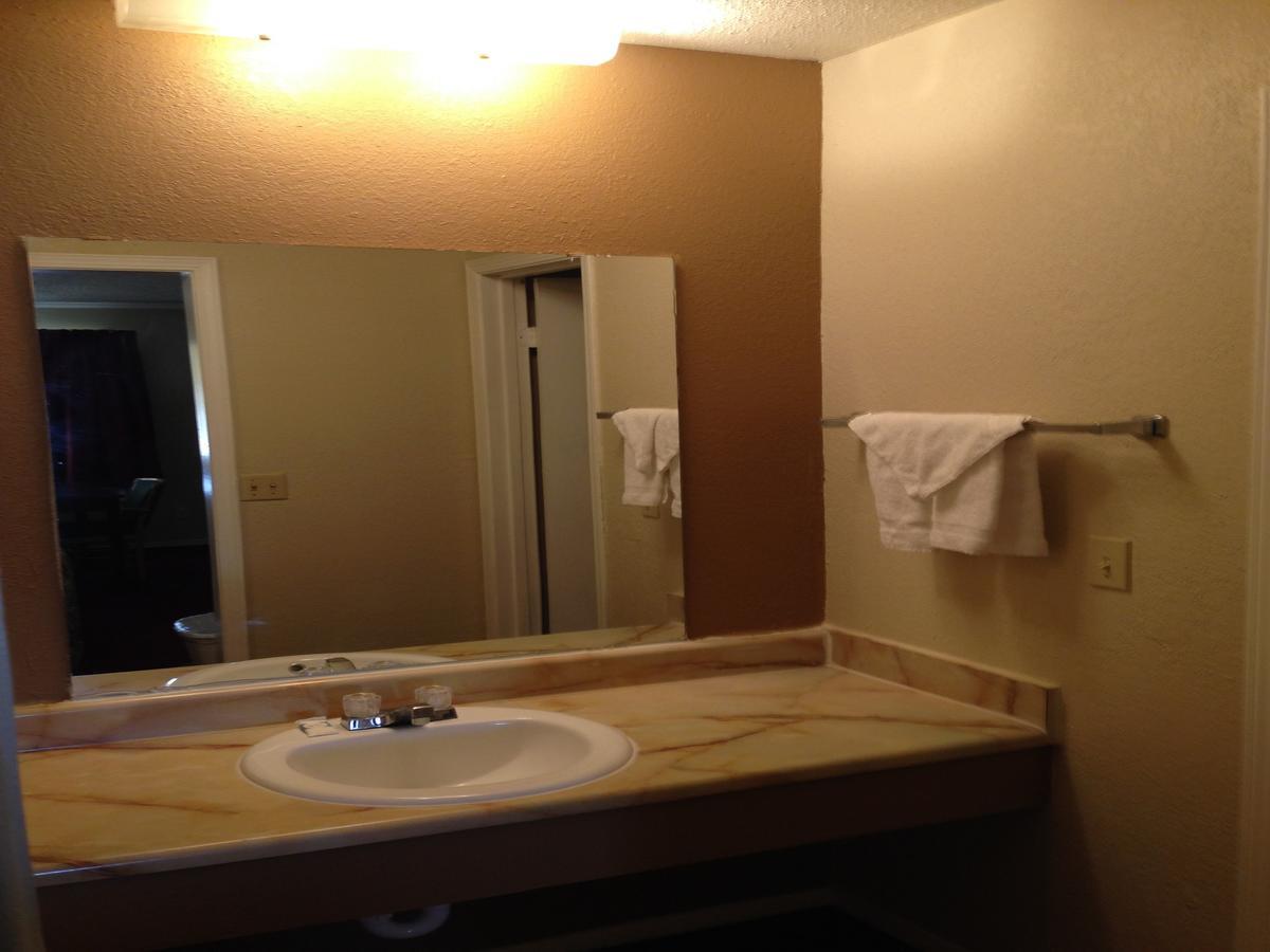 Hometown Inn And Suites Elk City Chambre photo