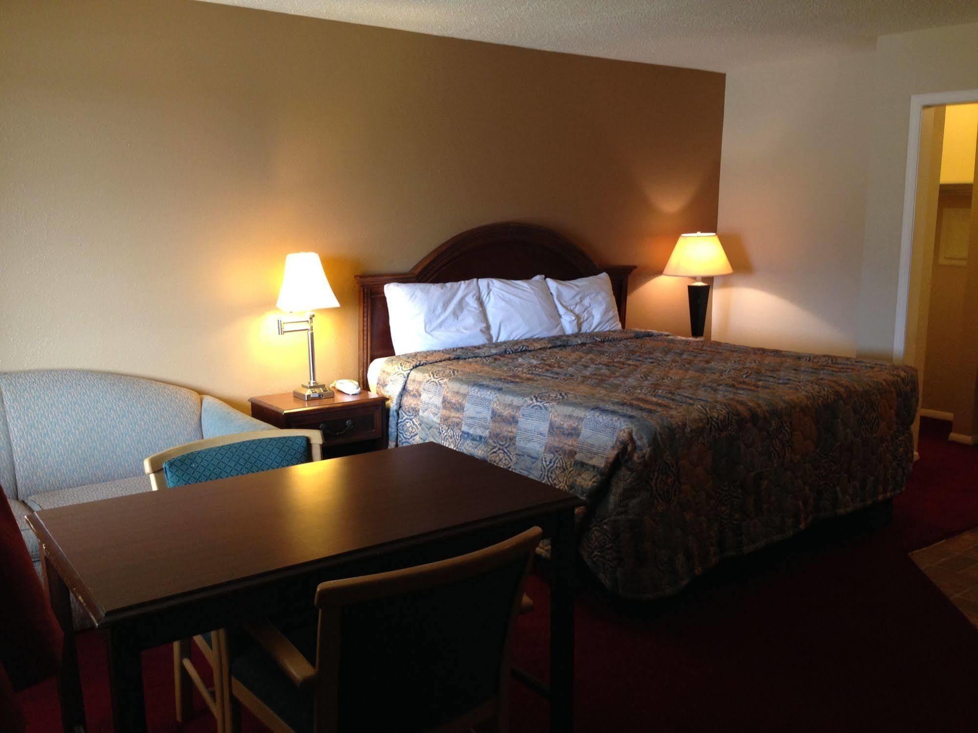 Hometown Inn And Suites Elk City Extérieur photo