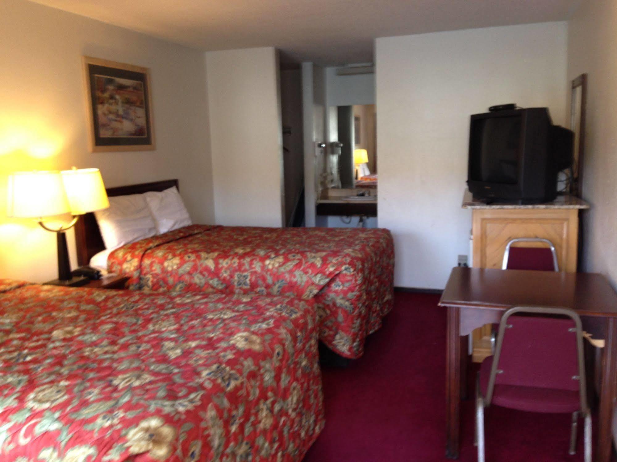 Hometown Inn And Suites Elk City Extérieur photo